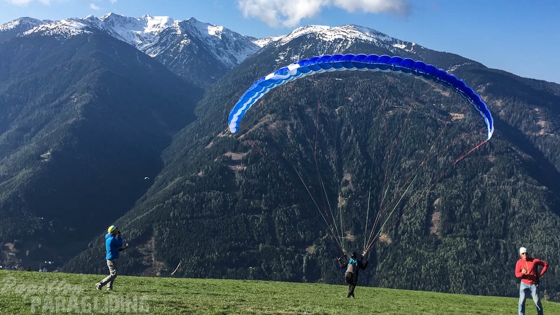 DH17 15 Luesen-Paragliding-1090