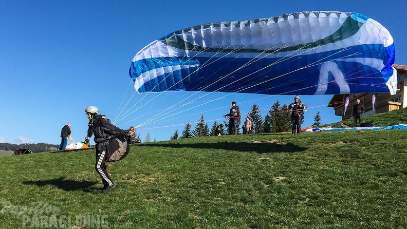 DH17 15 Luesen-Paragliding-1183