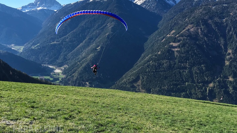 DH17_15_Luesen-Paragliding-271.jpg