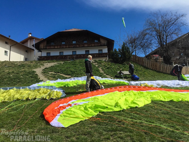 DH17 15 Luesen-Paragliding-426