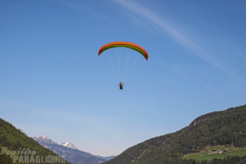 DH18 15 Luesen-Paragliding-232