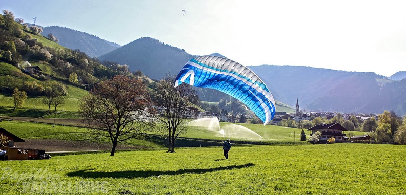DH18 15 Luesen-Paragliding-248