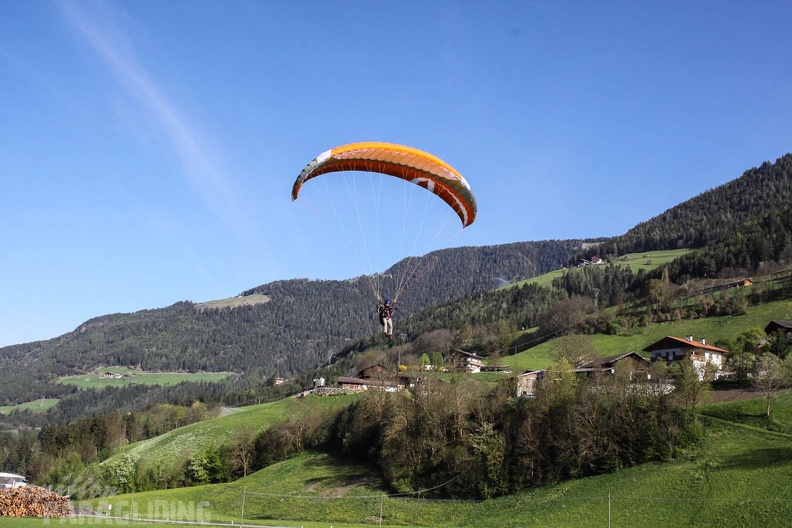 DH18 15 Luesen-Paragliding-254