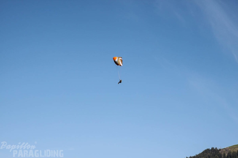 DH18 15 Luesen-Paragliding-260