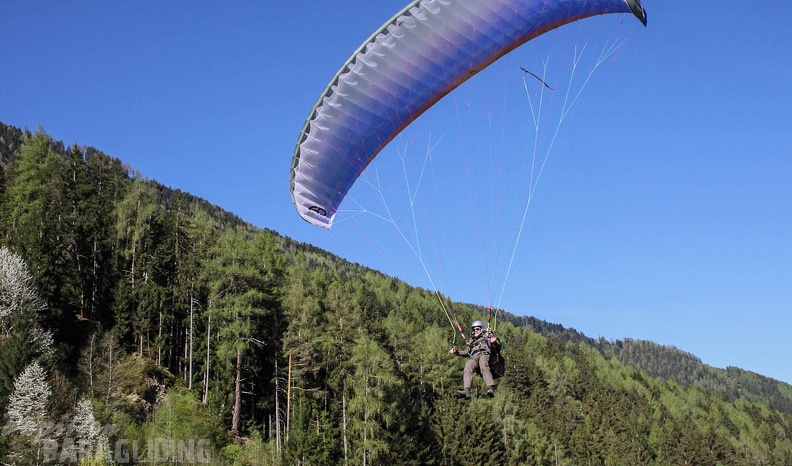 DH18 15 Luesen-Paragliding-264