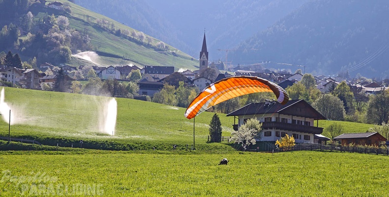 DH18 15 Luesen-Paragliding-266