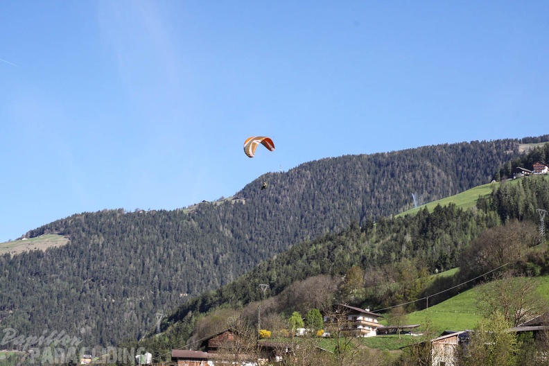 DH18 15 Luesen-Paragliding-272