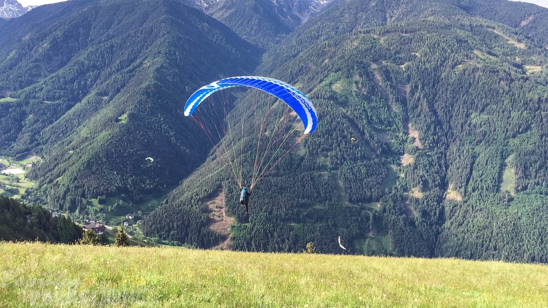 Luesen Paragliding-DH22 15-1098