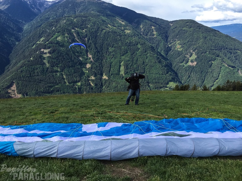 Luesen Paragliding-DH22 15-1239