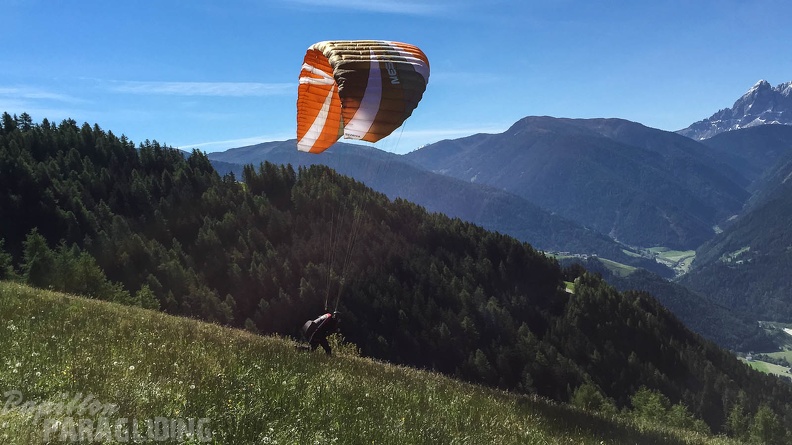 Luesen Paragliding-DH22 15-1719