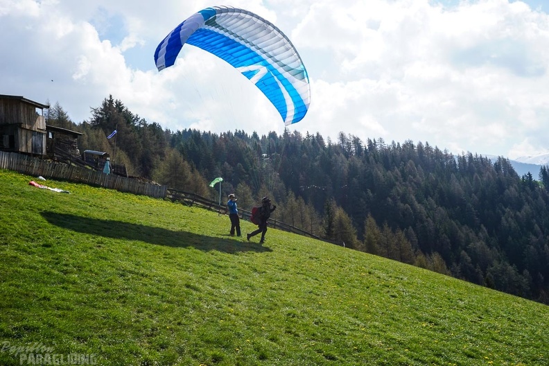 DH19.16-Luesen-Paragliding-219.jpg