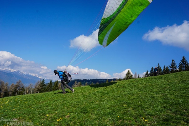 DH19.16-Luesen-Paragliding-230