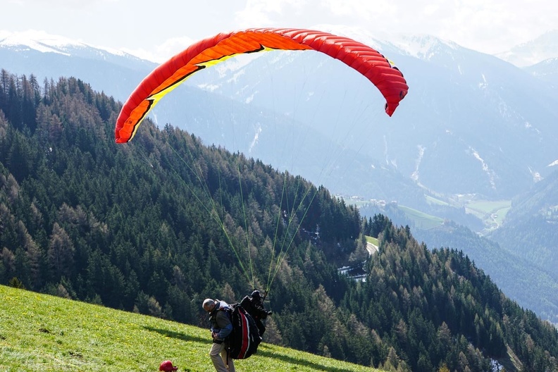 DH19.16-Luesen-Paragliding-294.jpg