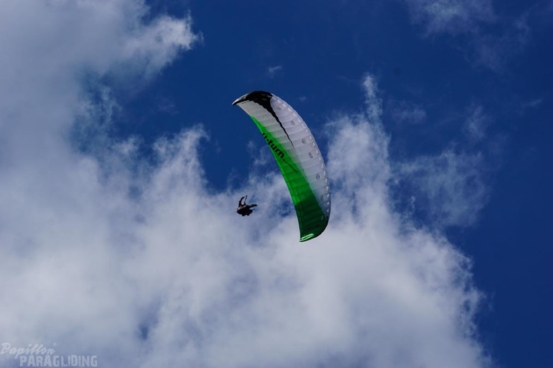 DH19.16-Luesen-Paragliding-315