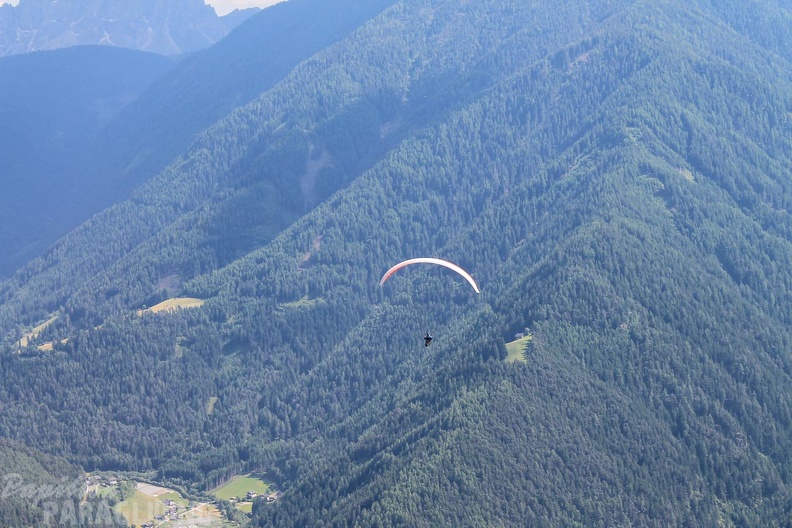 DH25.16-Luesen-Paragliding-1053