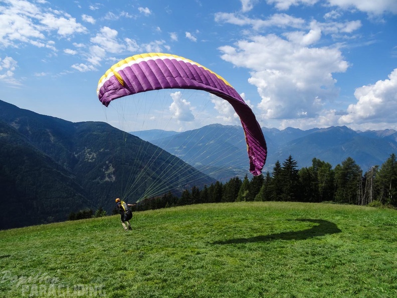 DH35.16-Luesen_Paragliding-1014.jpg