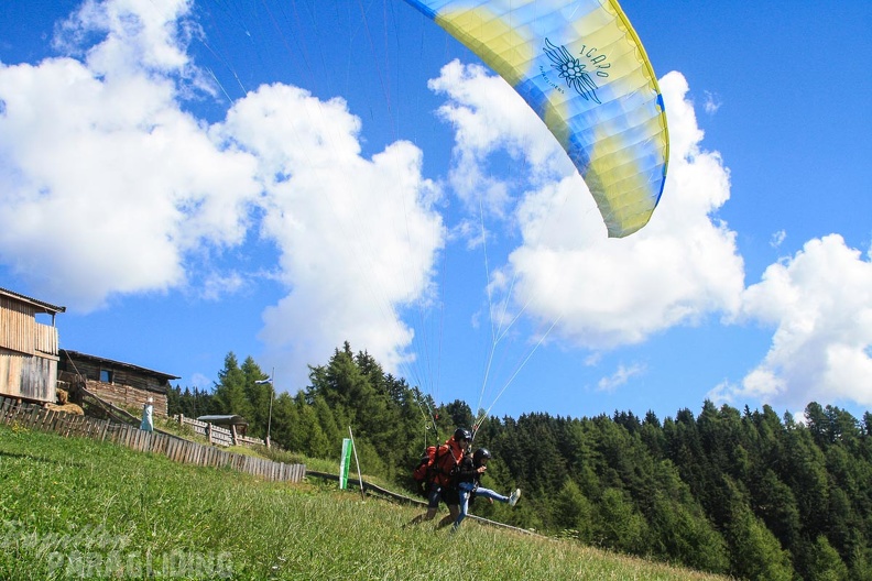 DH35.16-Luesen_Paragliding-1115.jpg