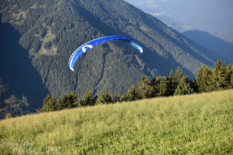 DH35.16-Luesen_Paragliding-1185.jpg
