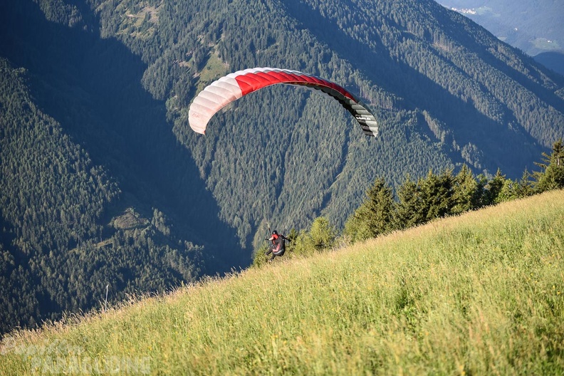 DH35.16-Luesen_Paragliding-1207.jpg