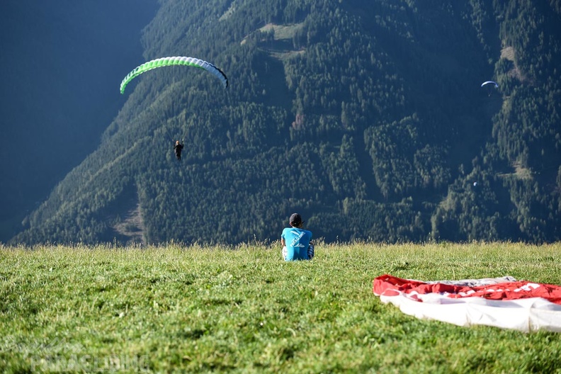 DH35.16-Luesen_Paragliding-1264.jpg