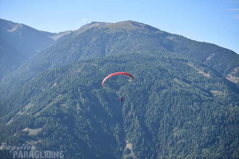 DH35.16-Luesen_Paragliding-1335.jpg