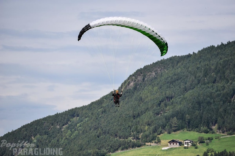 DH35.16-Luesen Paragliding-1435