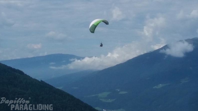 DH35.16-Luesen_Paragliding-1437.jpg