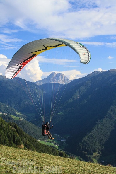 DH35.16-Luesen_Paragliding-1647.jpg