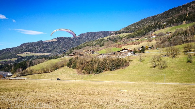 DH11.17 Luesen-Paragliding-205