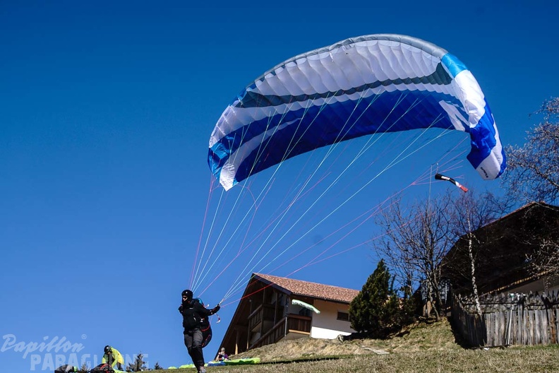 DH11.17 Luesen-Paragliding-441