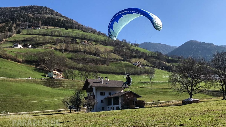 DH13.17 Luesen-Paragliding-236