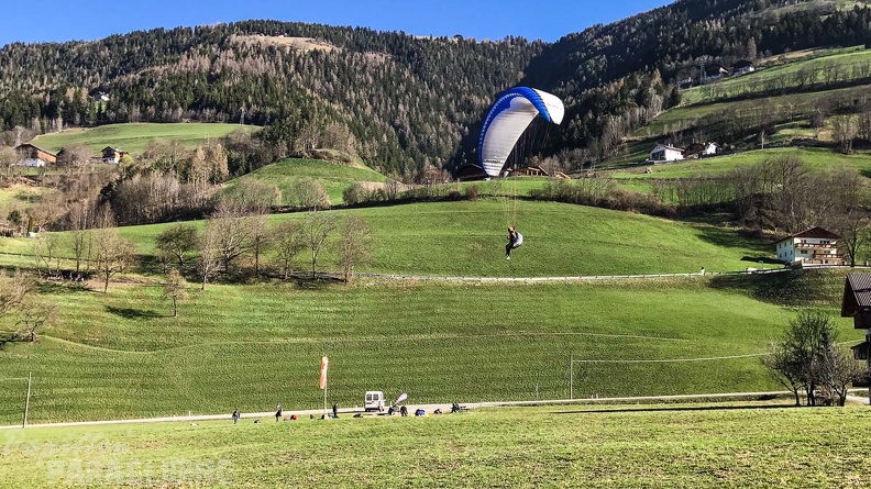 DH13.17 Luesen-Paragliding-354