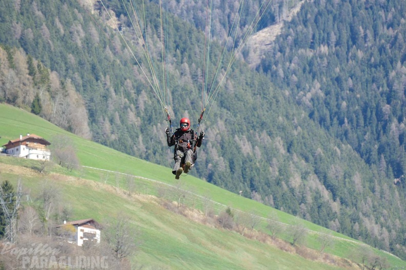 DH13.17 Luesen-Paragliding-431