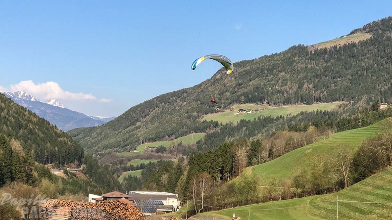 DH13.17 Luesen-Paragliding-453