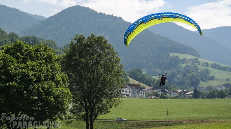 DH27.17 Luesen-Paragliding-287