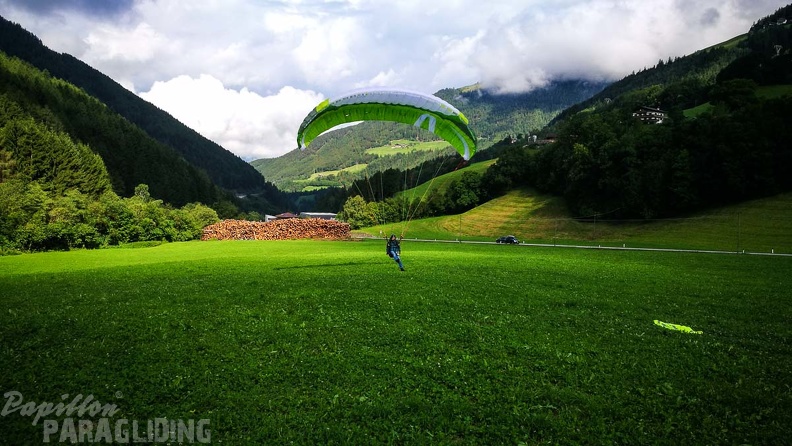 DH28.17 Luesen-Paragliding-150