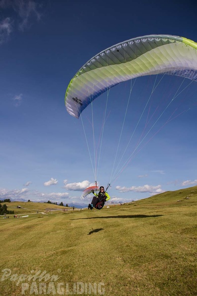 DH34.17 Luesen-Paragliding-398