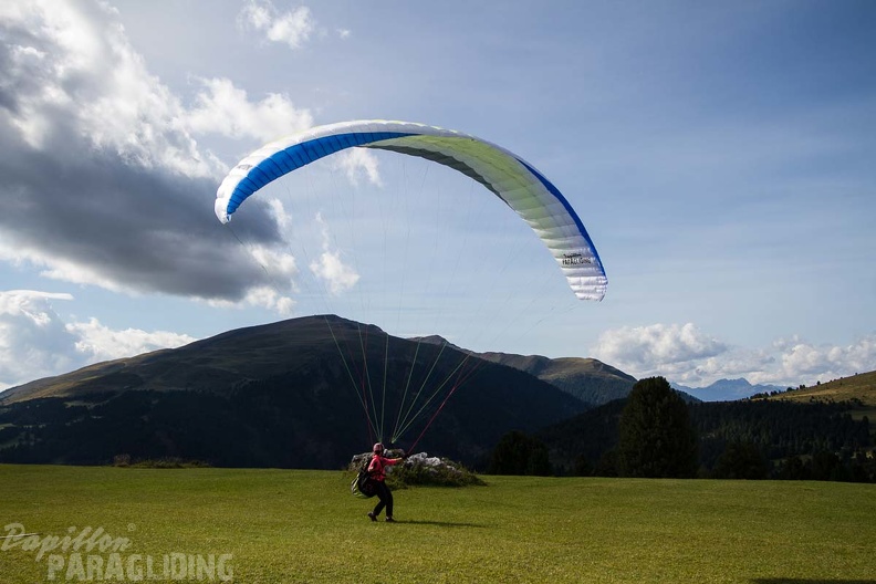 DH34.17 Luesen-Paragliding-547
