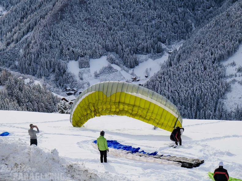 DH52.17_Luesen-Paragliding-371.jpg