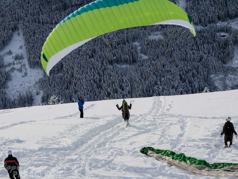 DH52.17_Luesen-Paragliding-372.jpg