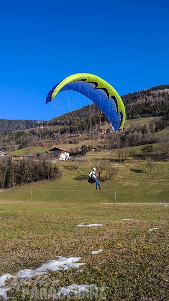 DH12.18 Luesen-Paragliding-544