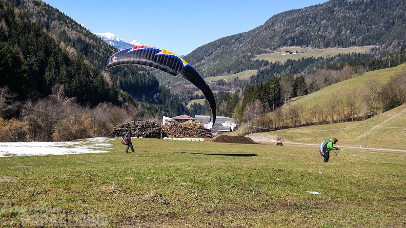DH12.18 Luesen-Paragliding-587