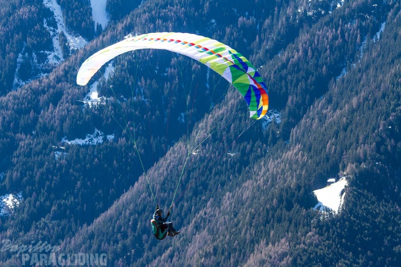 DH14.18 Luesen-Paragliding-1-1105