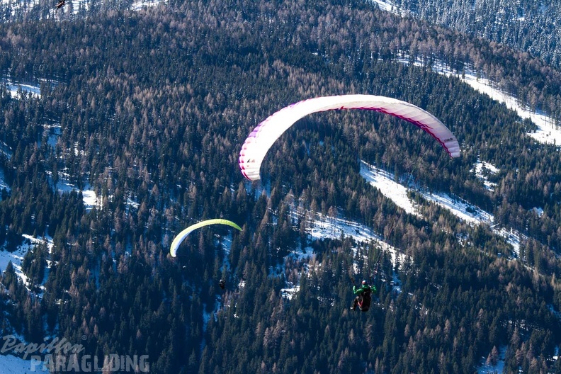 DH14.18 Luesen-Paragliding-1-1162