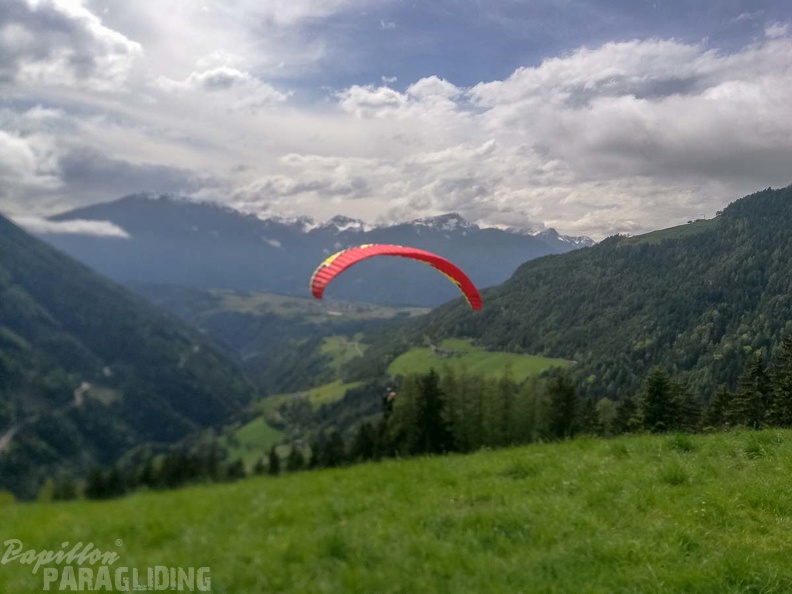 DH18.18 Luesen-Paragliding-256