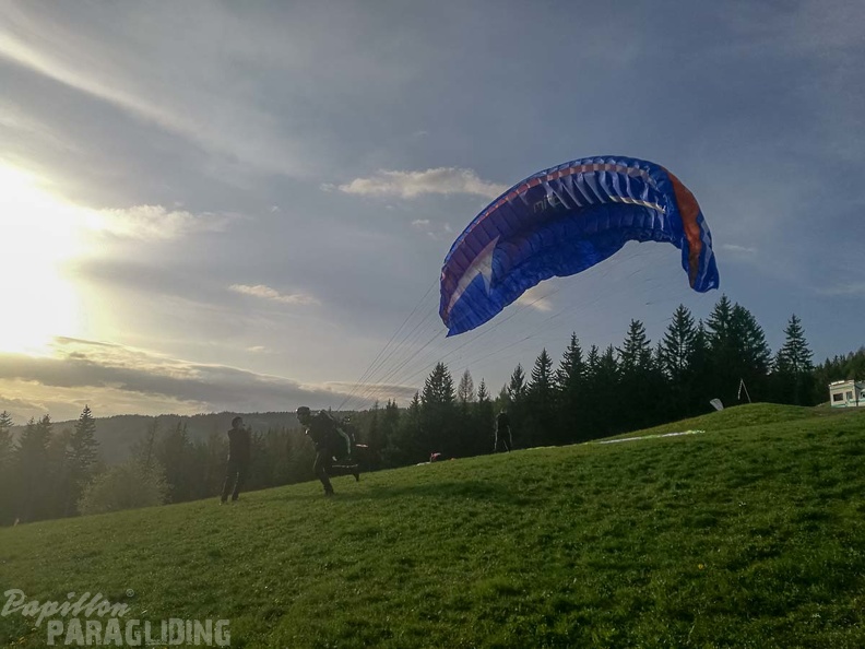 DH18.18 Luesen-Paragliding-342