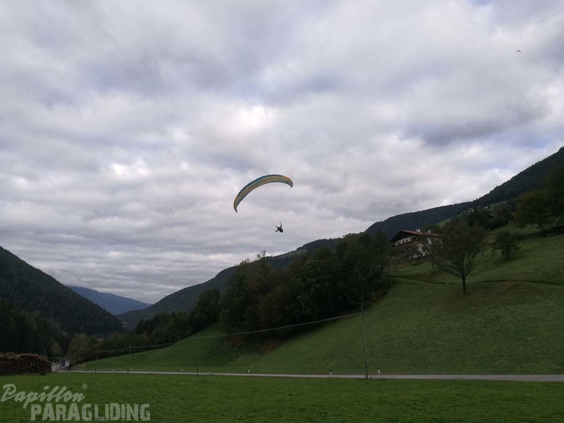 DH41.18 Luesen-Paragliding-174