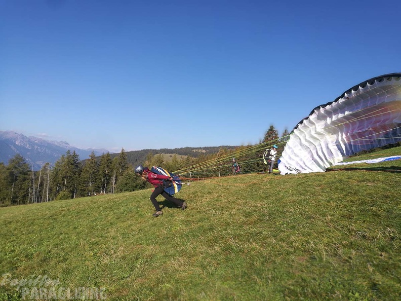 DH41.18 Luesen-Paragliding-232