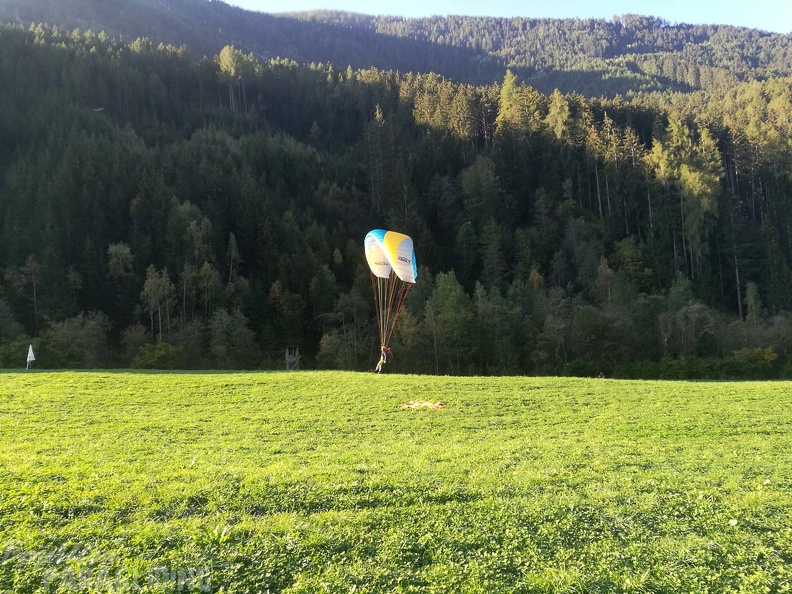 DH41.18 Luesen-Paragliding-252