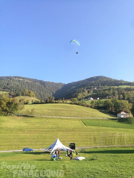 DH41.18 Luesen-Paragliding-273